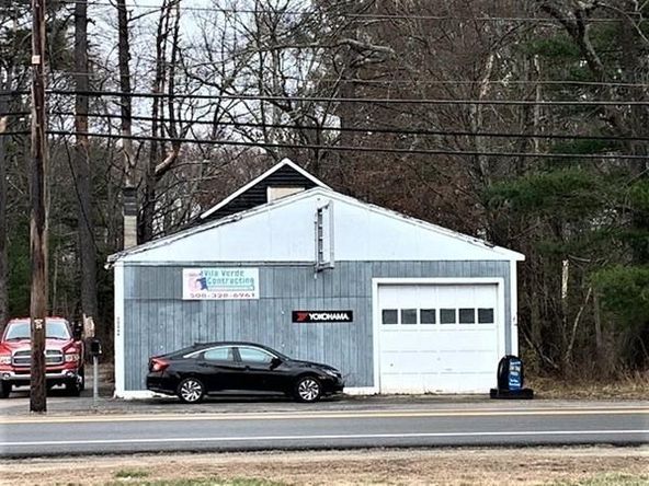 242 S Main St, Hopedale, MA 01747